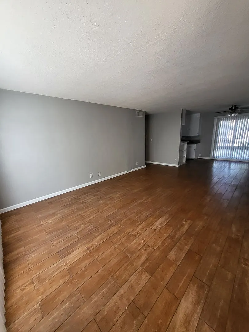 Building Photo - 3216 W 99th St