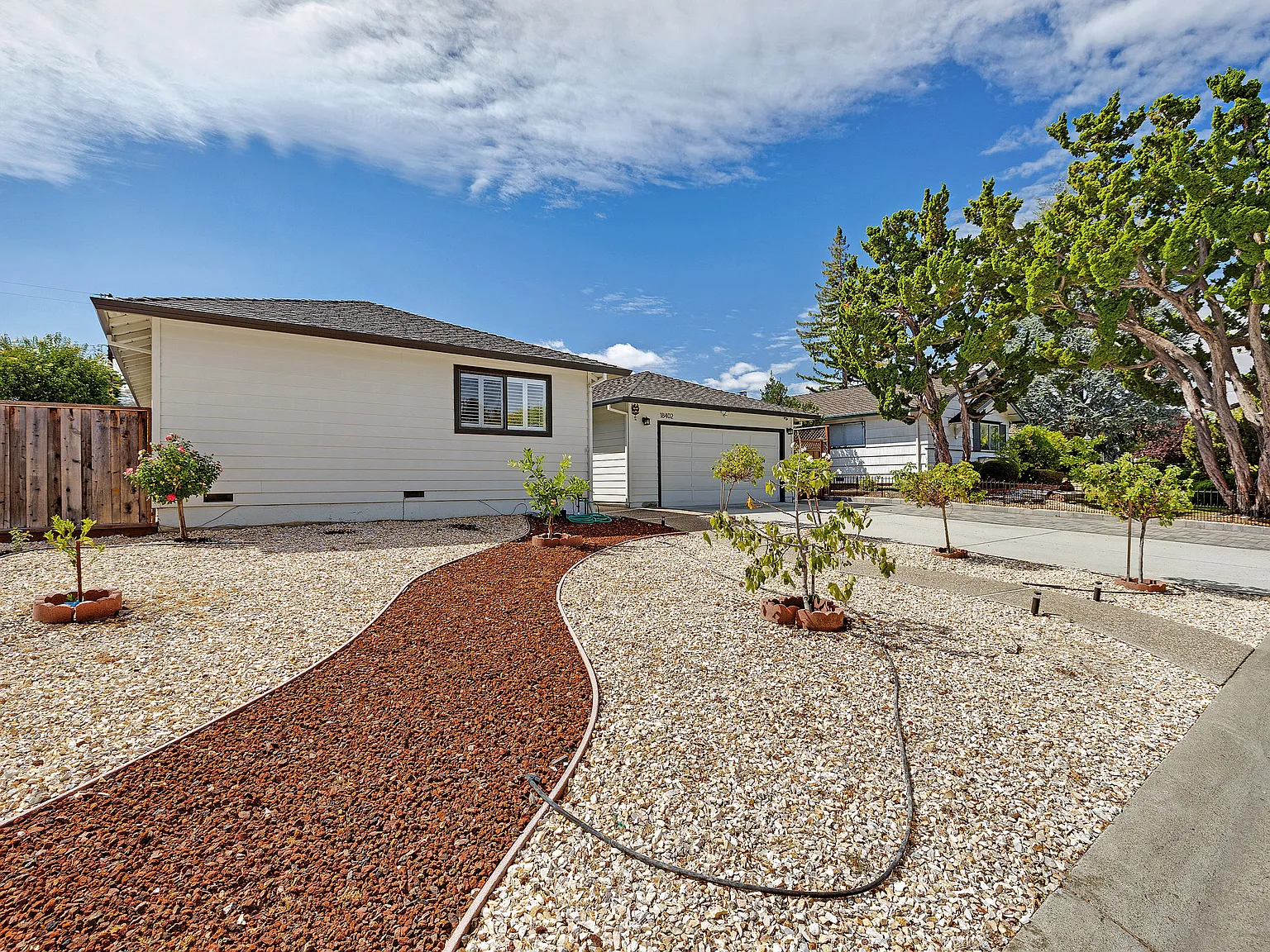 3 bed, 1727 sqft, $7,000 — Photo 3