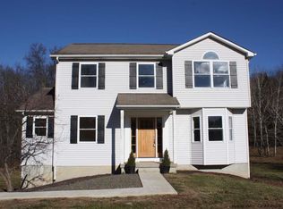1 Enclave Manor Dr, New Paltz, NY 12561
