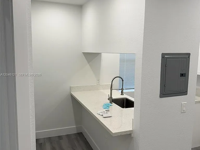 1450 SW 4th St #2 — Photo 3