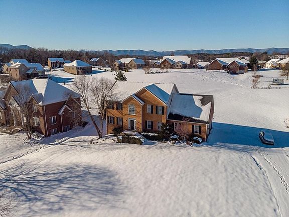 2nd image of 525 Scarlet Dr