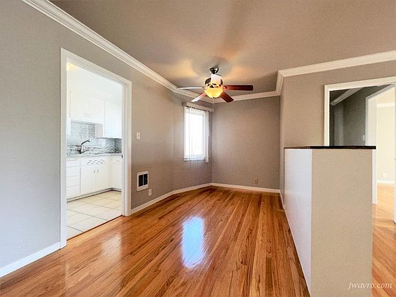 5th image of 2420 Franklin St APT 36