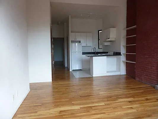 Rented by Chartwell Manhattan Realty | media 17
