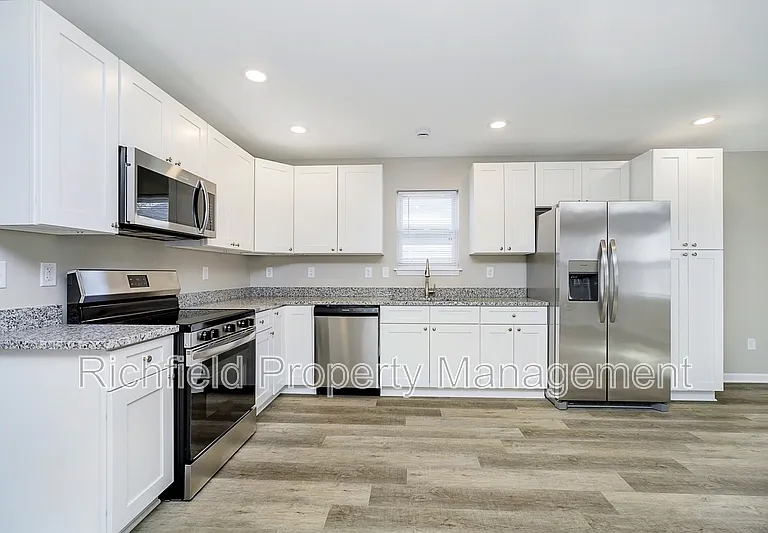 420 S Hamilton Ave #A — Photo 6