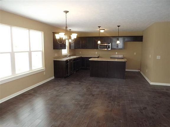 3rd image of 621 Scottview Ct