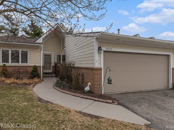 35145 Hillside Dr, Farmington, MI 48335