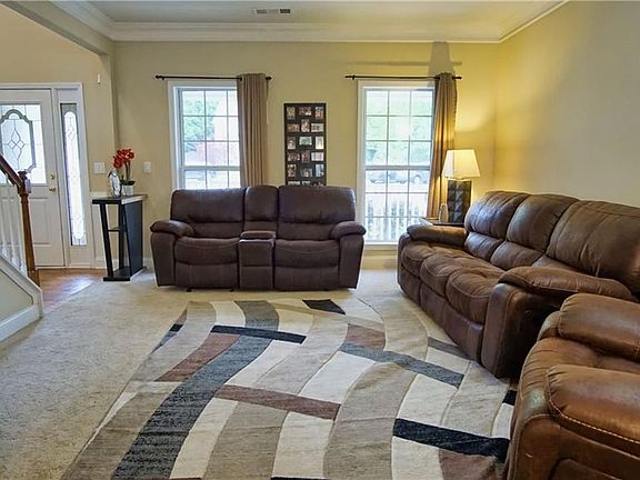 5th image of 1728 Hampton Chase Cir