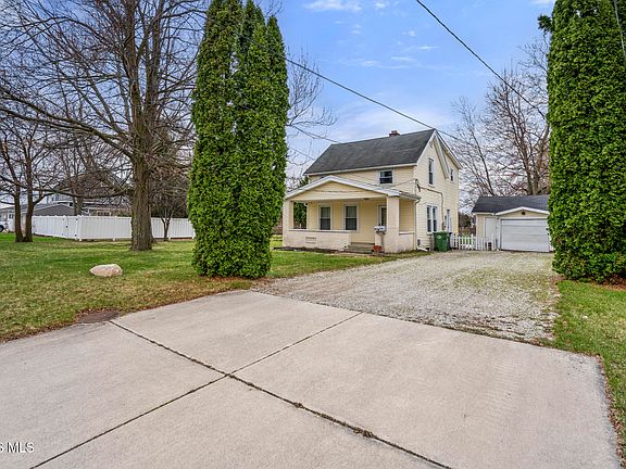 2nd image of 715 Carew Ln