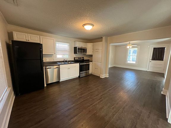 3rd image of 113 Jenkins Ave