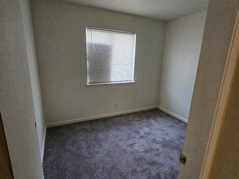 1048 Jean Ave — Photo 8