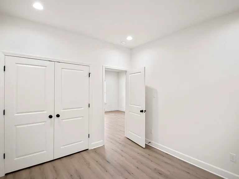 212 S Park St — Photo 11