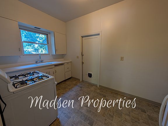 4th image of 1343 Laburnum Ave #A
