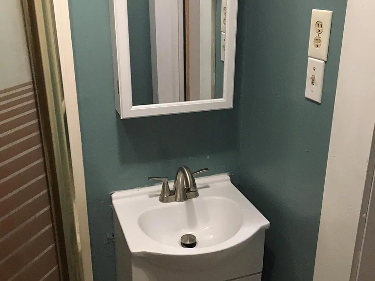 10460 Franklin Blvd #1 — Photo 8