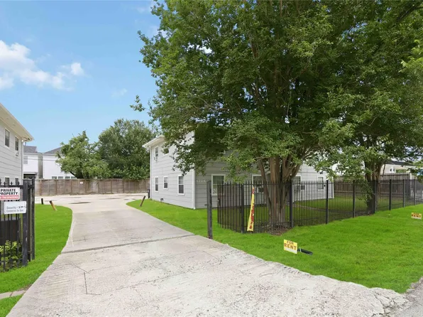 6734 Burkett St APT 4, Houston, TX 77021
