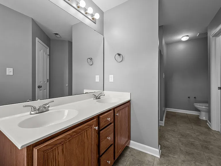 210 Wedgefield Cir — Photo 17