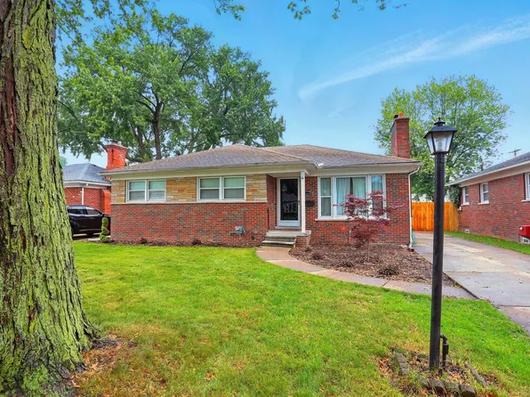 21629 Yale St, Saint Clair Shores, MI 48081