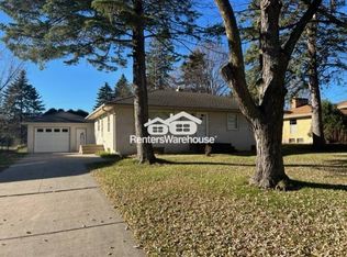 1951 Prior Ave N, Roseville, MN 55113