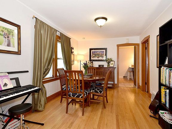 5th image of 1117 Thomas Ave