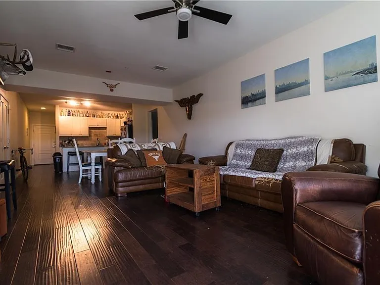 104-2708 San Pedro St #104 — Photo 5