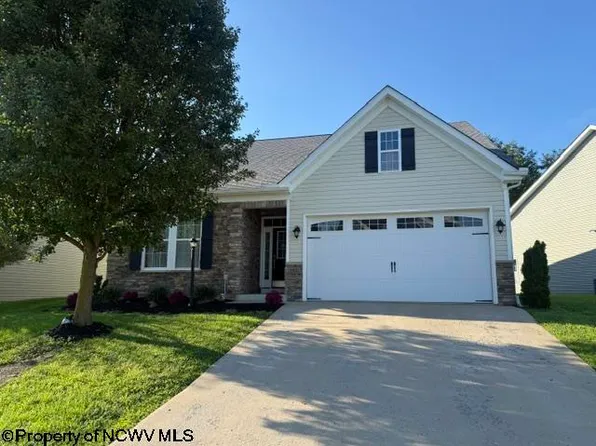 15 Ashbury Ln, Fairmont, WV 26554