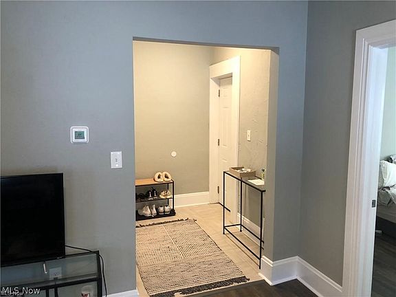 3rd image of 1387 W 69th St #3