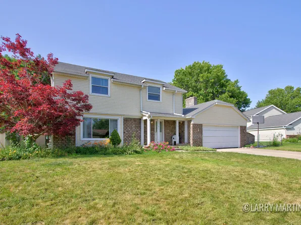 5316 Queensbury Dr SE, Kentwood, MI 49508