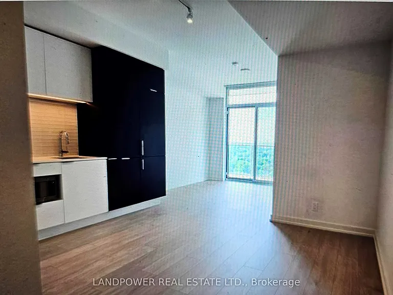 33 Helendale Ave #1301 — Photo 7