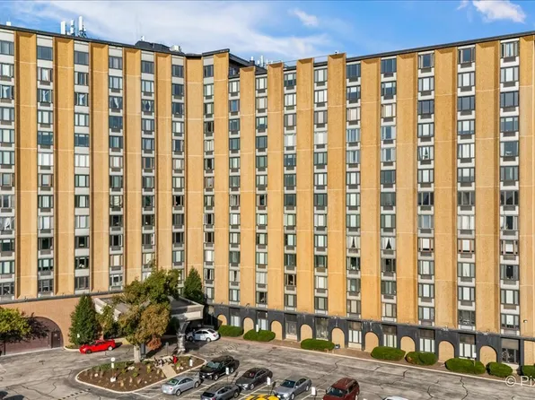 1 Renaissance Pl Unit 1017, Palatine, IL 60067