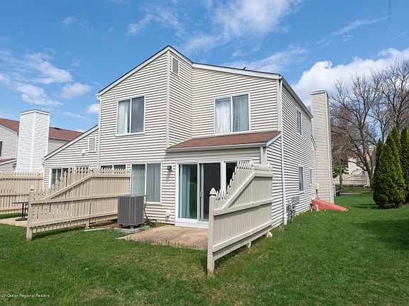 3rd image of 77 Greenwood Dr