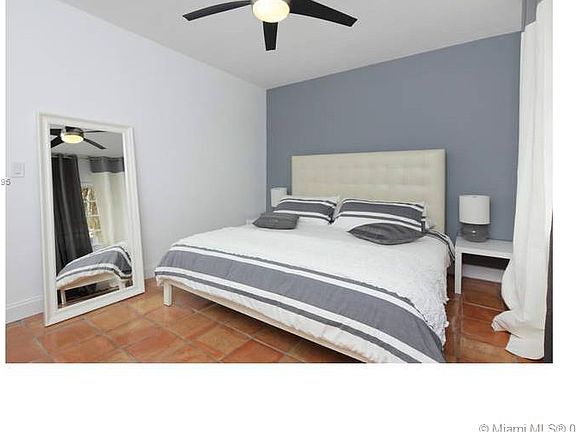 4th image of 1925 Washington Ave APT 17