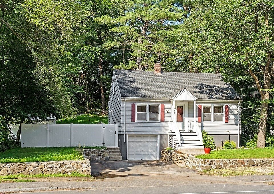 1st image of 256 Walnut St