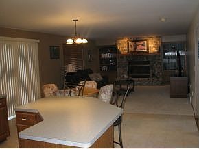 4th image of 1055 Briarwood Ln