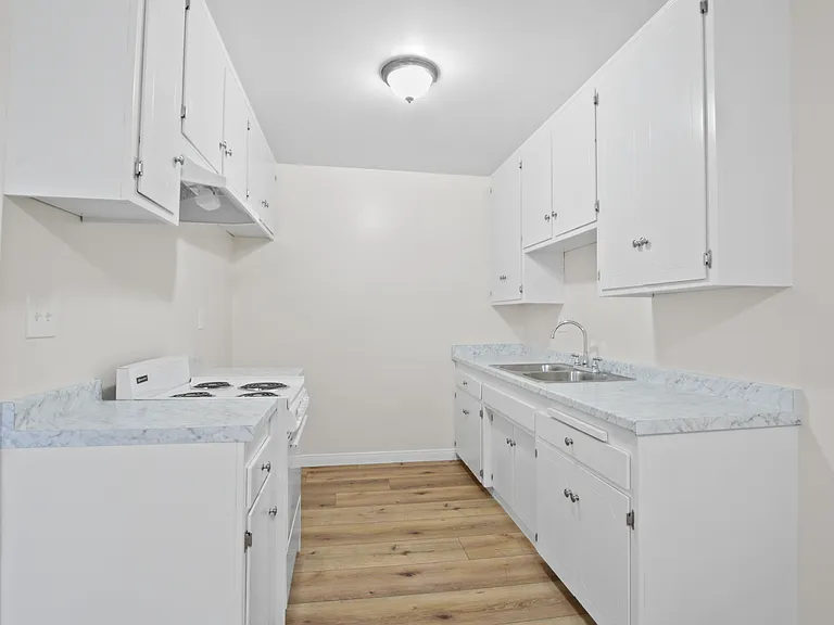 10326 Western Ave #203 — Photo 8