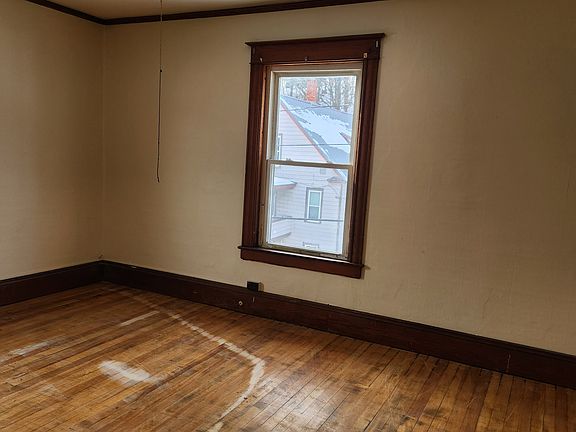 4th image of 134 North Ave APT 5