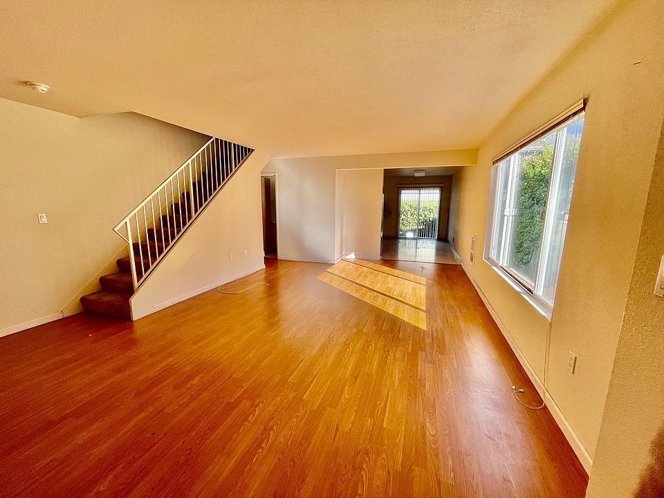 Bright Sunny Living room