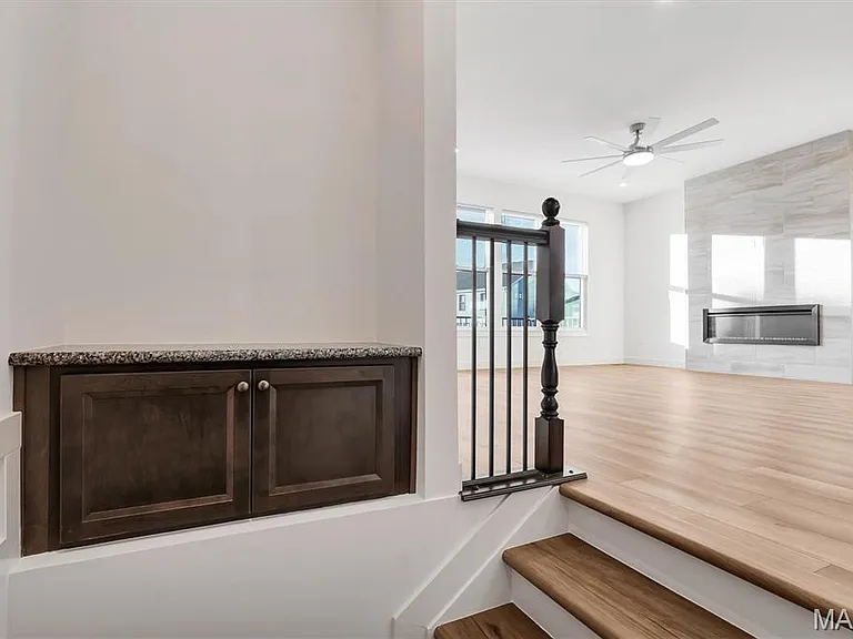 306 Indigo Ct — Photo 13