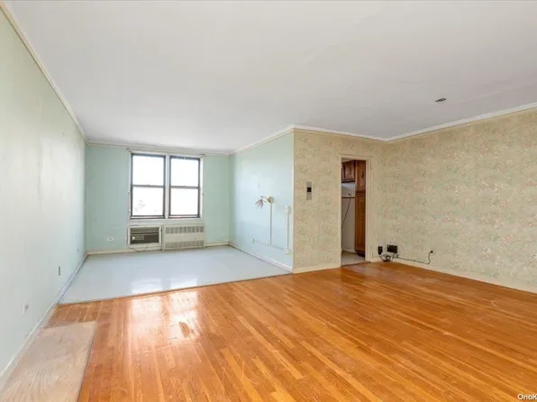 141-05 Pershing Crescent #402, Briarwood, NY 11435