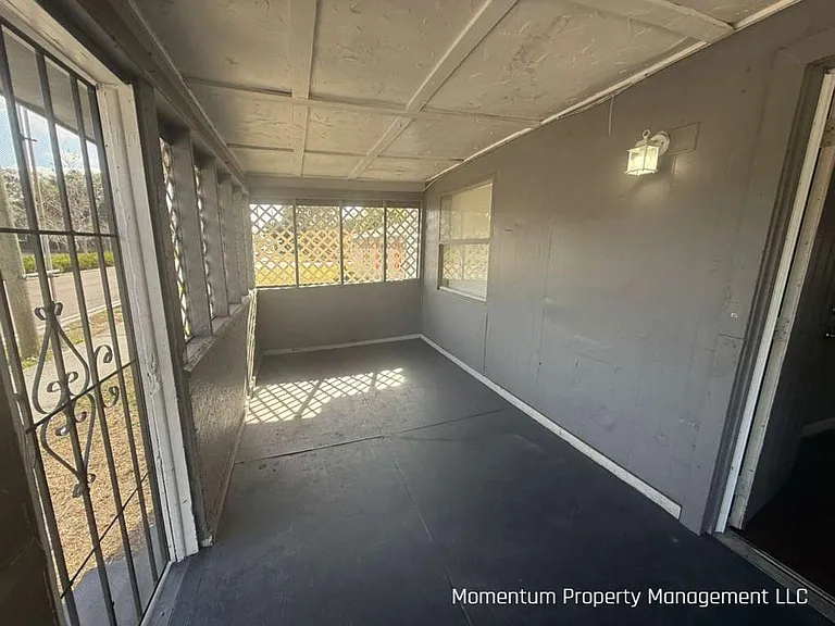 836 Martin Luther King Jr Ave — Photo 2