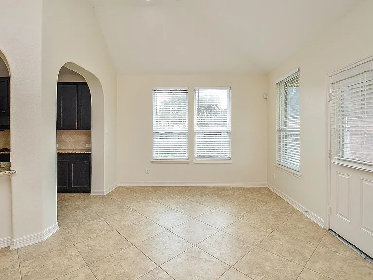6510 Arroyo Springs Ln — Photo 7