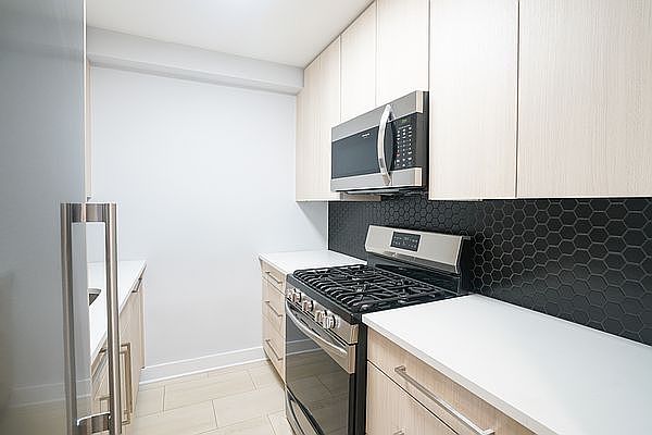 1st image of 315 W 57th St APT 8D