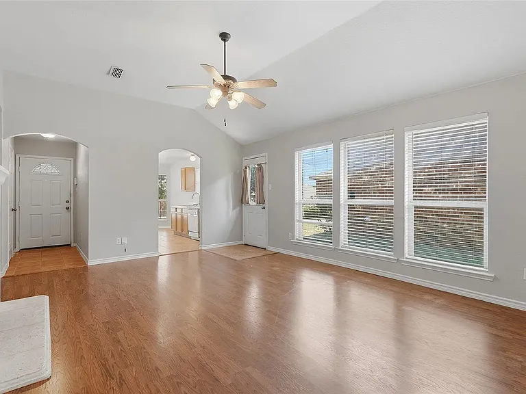 13018 Evergreen Dr — Photo 2