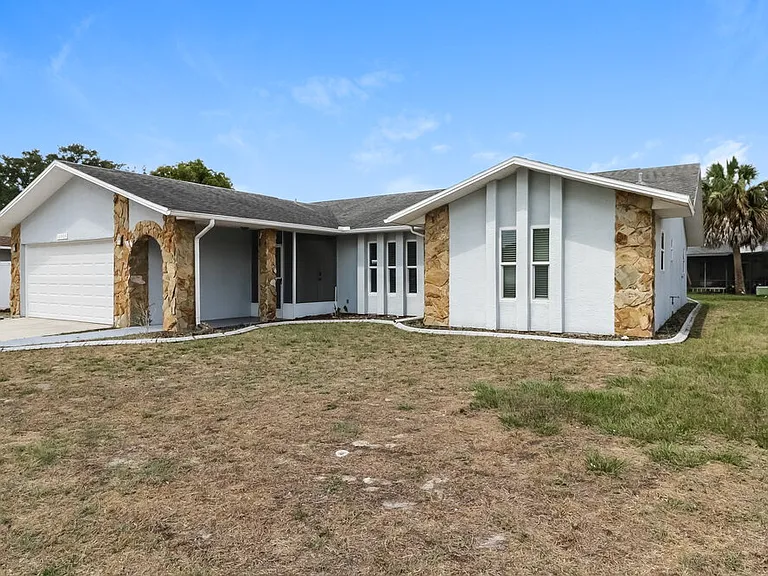 12909 Walnut Tree Ln — Photo 3