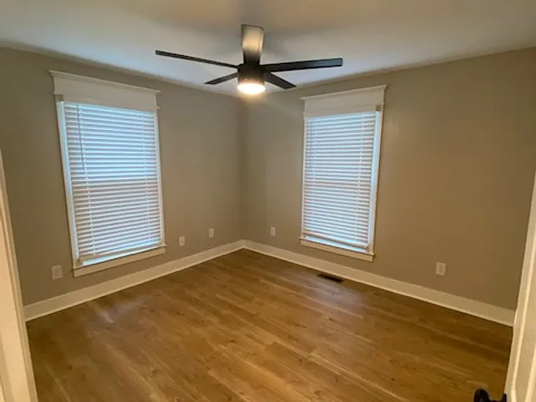 135 Lakeview Ave — Photo 7