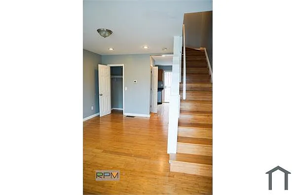 Building Photo - 830 Dumbarton Ave
