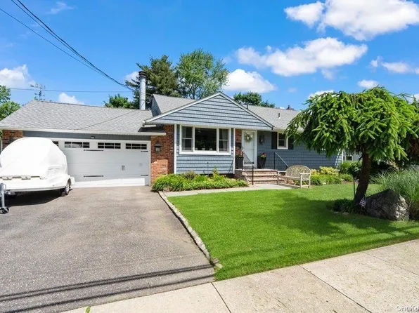 41 Miller Boulevard, Syosset, NY 11791