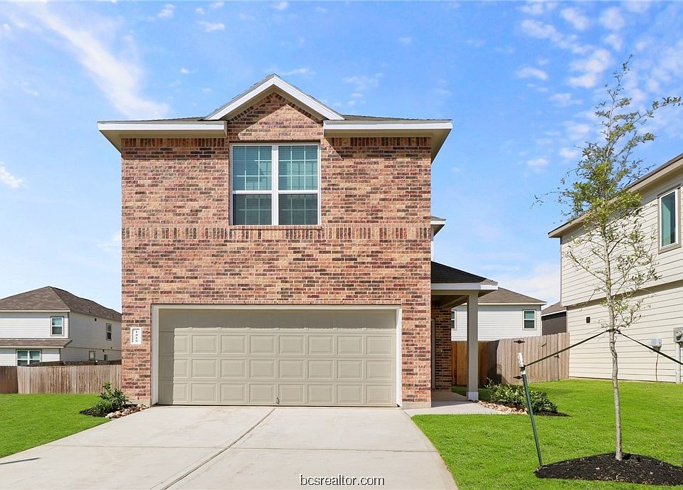 1st image of 1415 Desire Ln