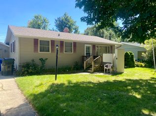 15 Saratoga Ct, South Elgin, IL 60177