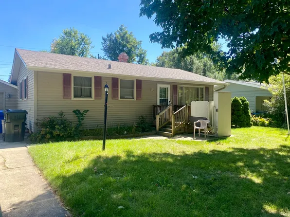 15 Saratoga Ct, South Elgin, IL 60177