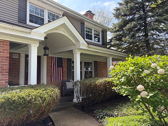 2nd image of 909 E Rockwell St
