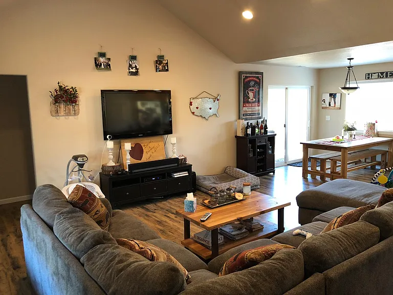 301 Bayou Pl — Photo 3